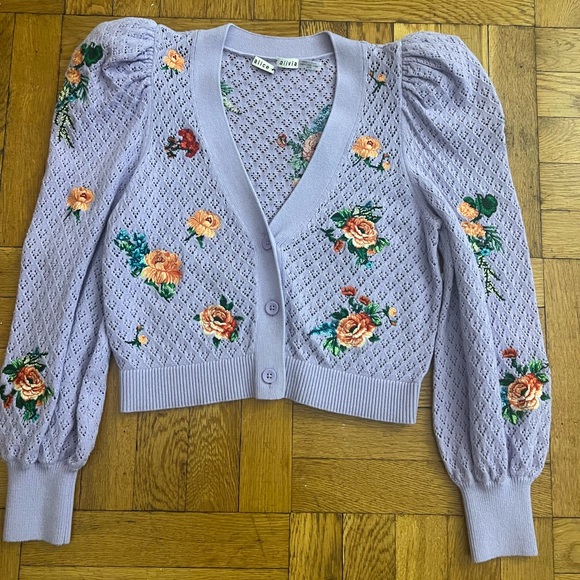 alice + olivia
Morita Floral Puff Sleeve Cardigan - Picture 16 of 16